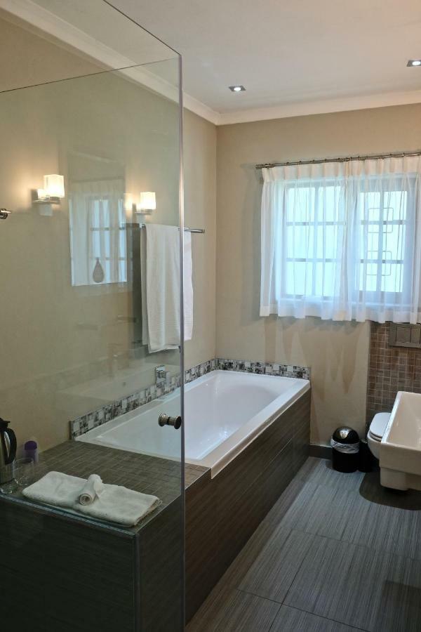 Gardenview Guest House Порт-Элизабет Экстерьер фото